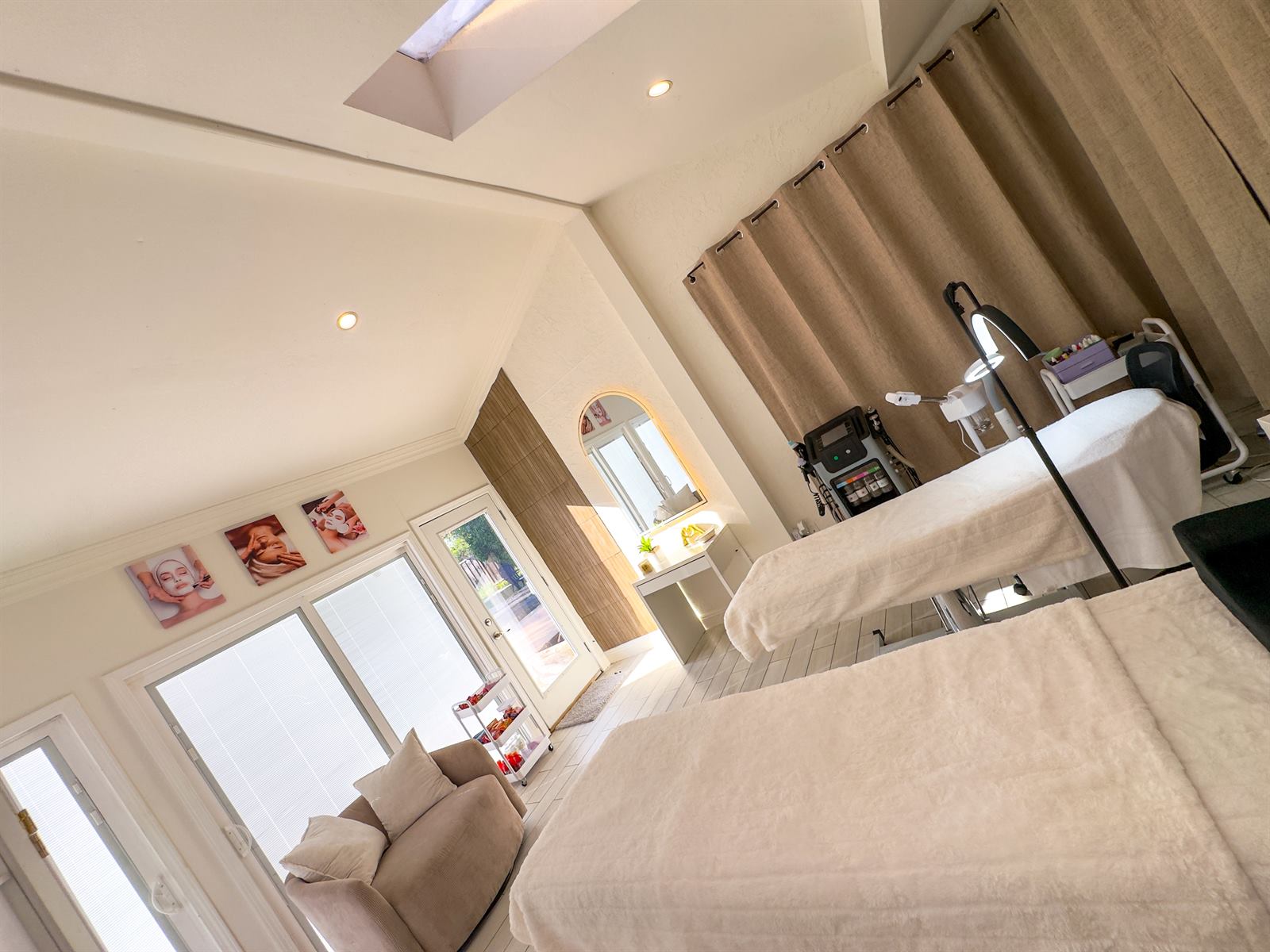 Espacio acogedor de Daya's Beauty Studio